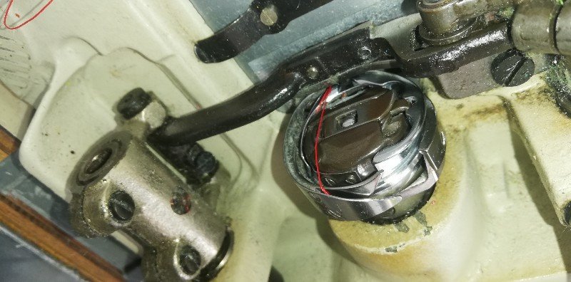 修理完了。三菱工業用ミシンLS2-1130 針が折れて釜に入り込んでミシン 